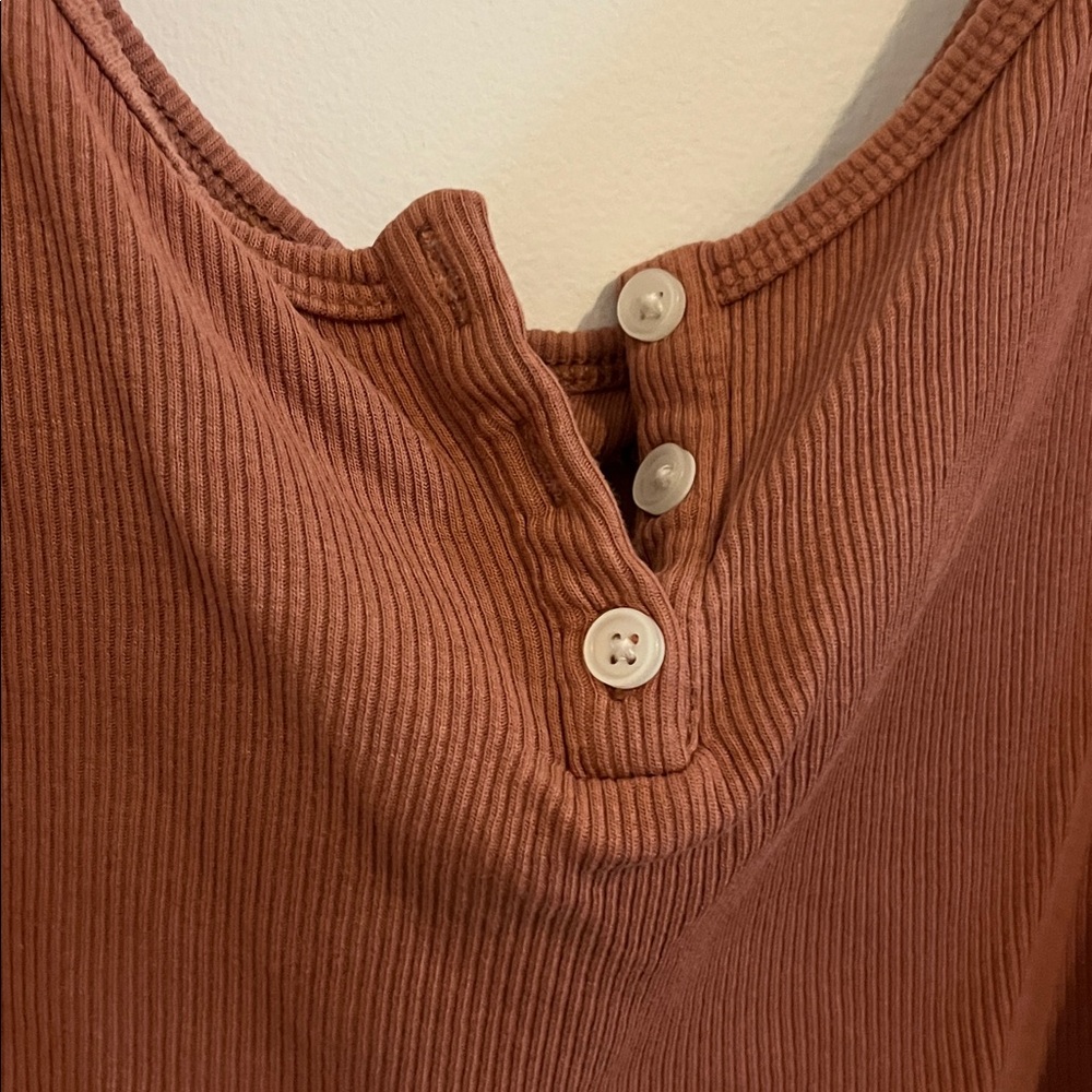 American Eagle Women's Rust Cropped Tank Top - Picture 2 of 3